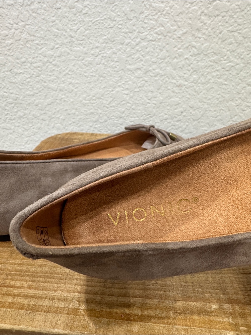 Vionic Klara Skimmers Ballet Flats Driftwood Suede Size 6 NEW - Picture 6 of 7